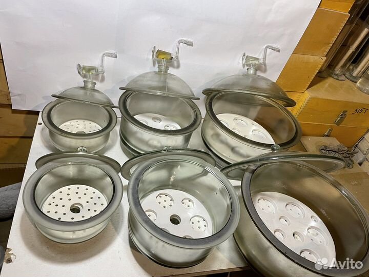 Эксикаторы лабораторные разные новые