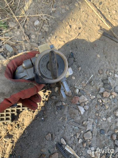 Замок зажигания Mitsubishi Colt