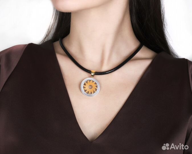 Золотой кулон Bvlgari Tondo Sun