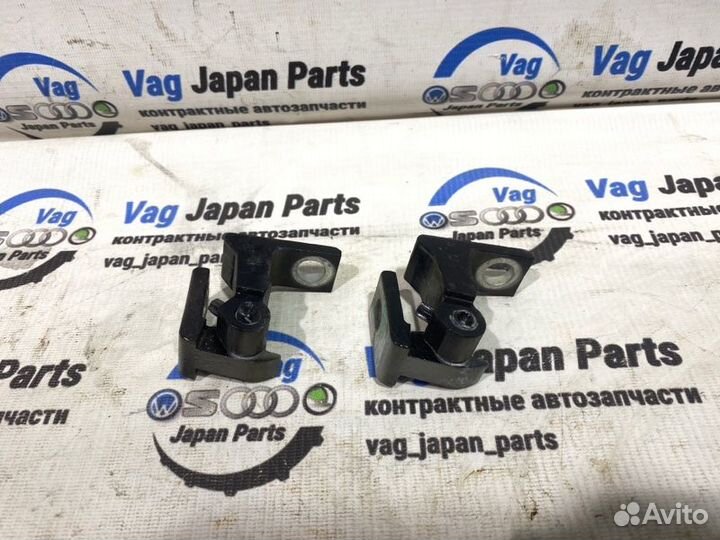 Петля двери передняя левая Volkswagen Tiguan NF