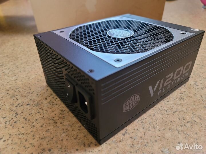 Блок питания CoolerMaster Platinum V1200