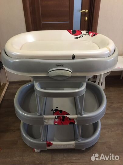 Детская ванночка с пелинальным столиком