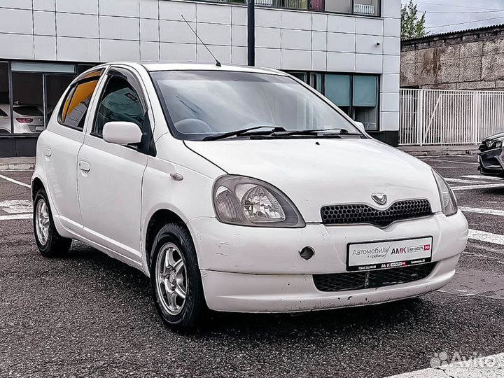 Toyota Vitz, 2001
