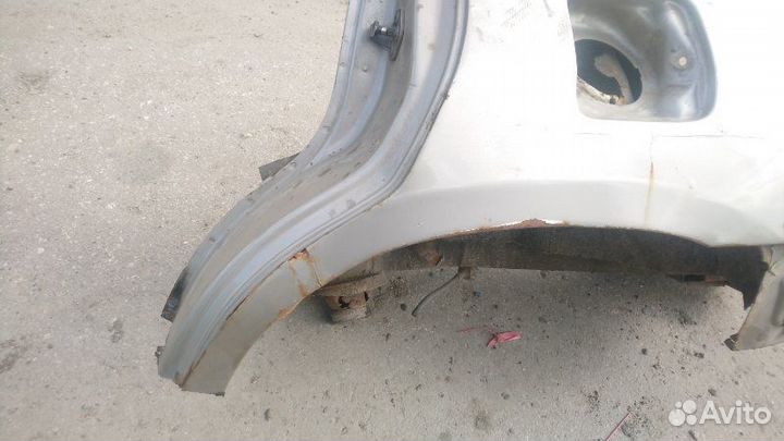 Крыло заднее левое Mazda Tribute 2.0 YF 2001