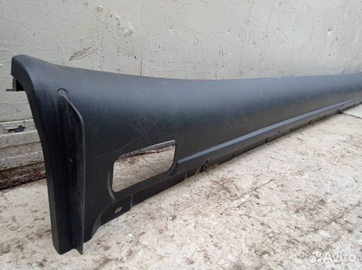 Накладка на правый порог