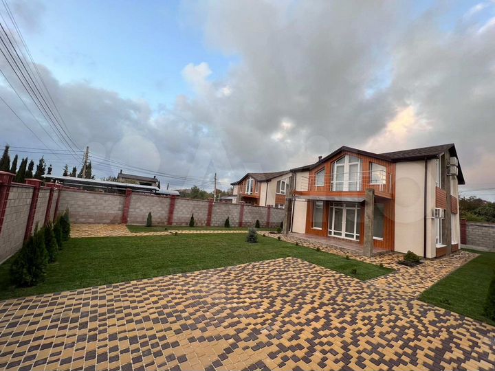 Дом 172 м² на участке 5 сот.