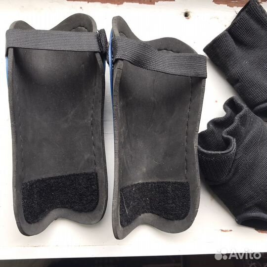Щитки на ноги детские