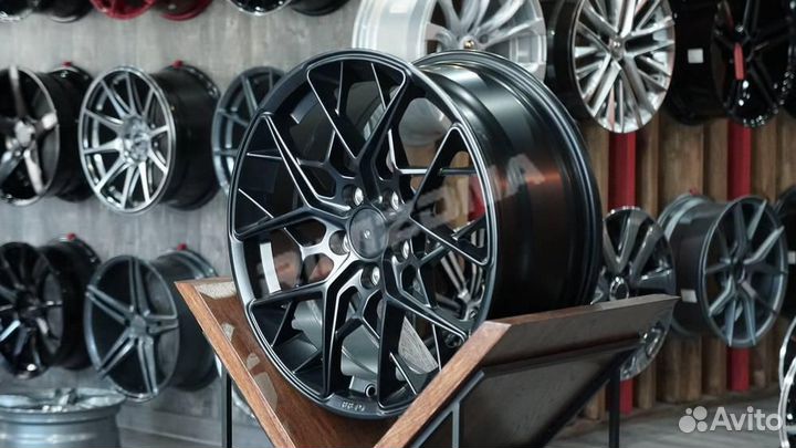 Литой диск FF R21 5x120. Примерка колес