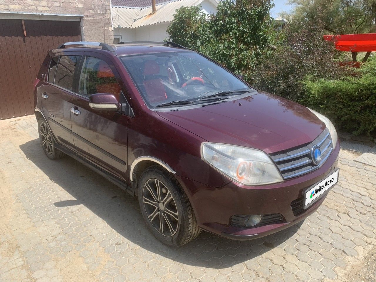 Geely MK Cross: фото владельца