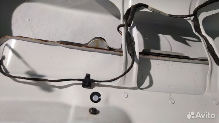 Крышка багажника Jetta 5