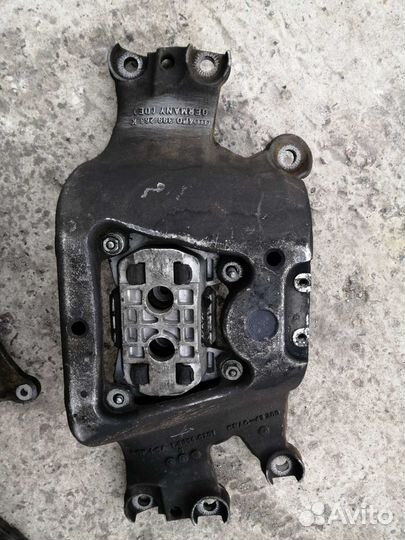 Траверса Подушка МКПП Ауди А6 С6 4F0399263K