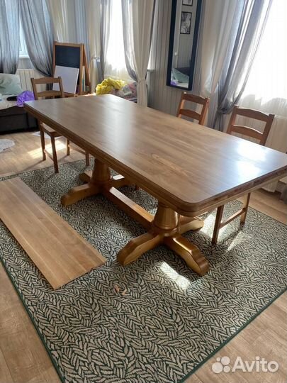 Стол из дерева