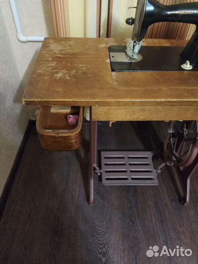 Швейная машинка ножная СССР