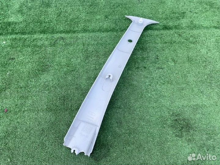 Обшивка стойки центральная верхняя левая L