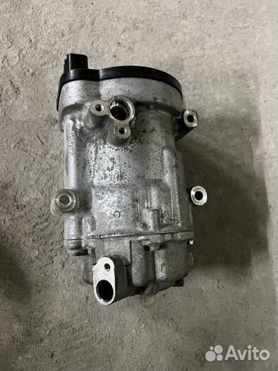 Компрессор кондиционера Toyota Rav 4 (Xa50)