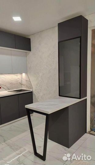 Кухня с барной стойкой