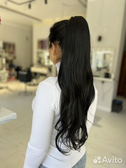 Волосы на заколках шиньон хвост