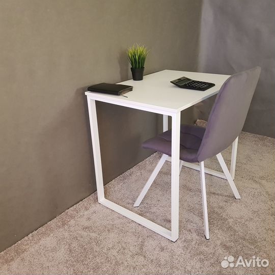 Компьютерный стол Лофт 80*60 см. Белые ножки