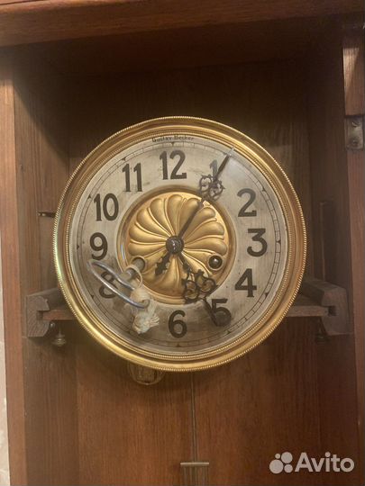 Настенные часы Gustav Becker