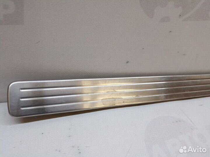 Накладка порога (внутренняя) передняя левая