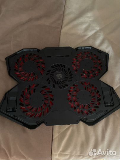 Подставка с охлаждением