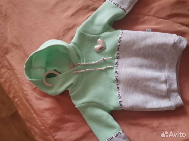 Костюм спортивный на девочку