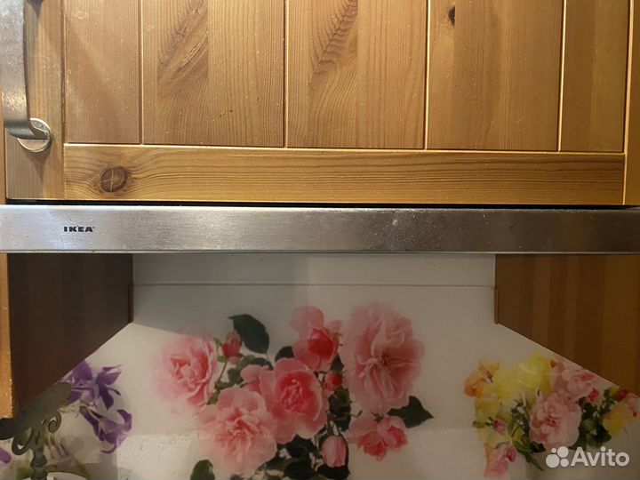 Кухня Икея с бытовой техникой