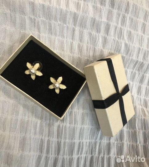 Серьги Van Cleef, Chanel