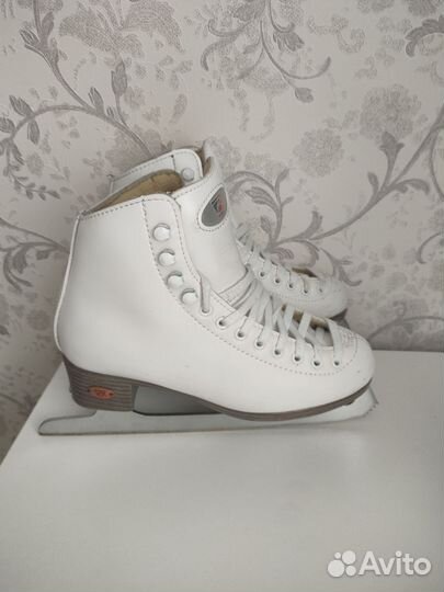 Фигурные коньки проф. riedell 4 - (22.5 см)