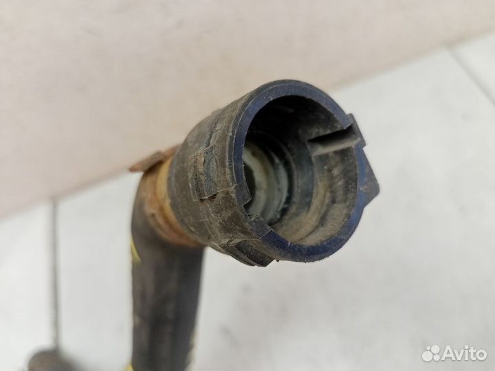 Патрубок системы охлаждения