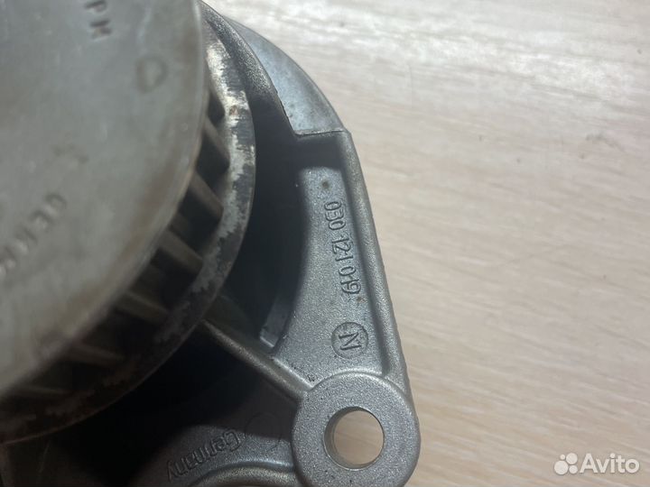 Помпа volkswagen гольф 1.4