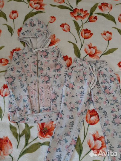 Спортивный костюм для девочки