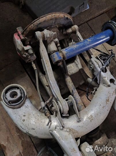 Задний подрамник е39