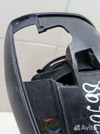 Зеркало заднего вида боковое правое электрическое