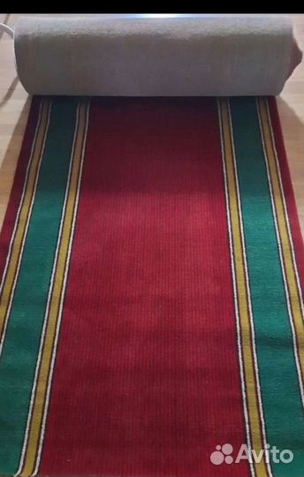 Красная ковровая дорожка