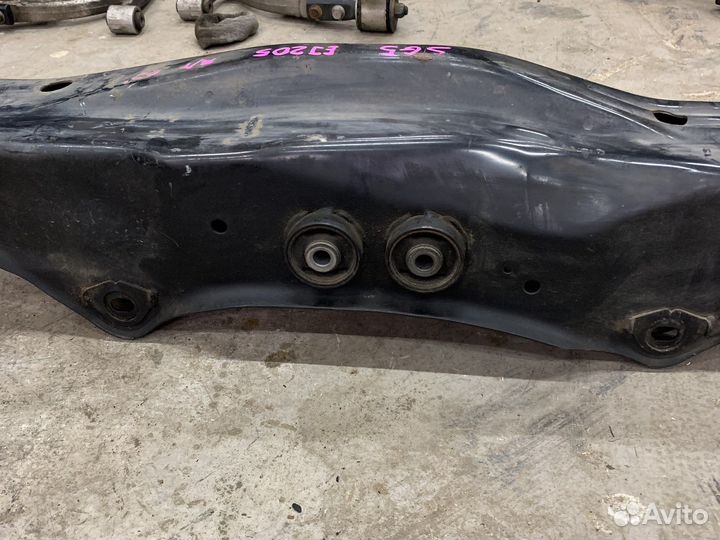 Задний подрамник Subaru Forester Sg