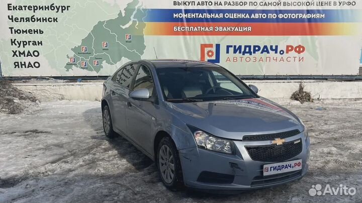 Обшивка стойки задней правой верхняя Chevrolet Cru