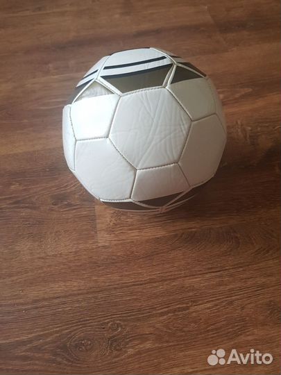 Футбольный мяч
