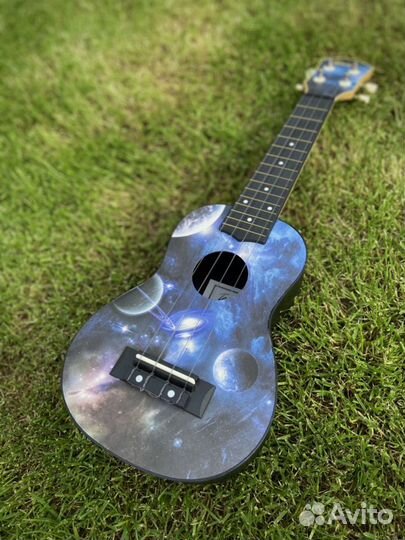 Укулеле Terris «Космос» с комплектом новое