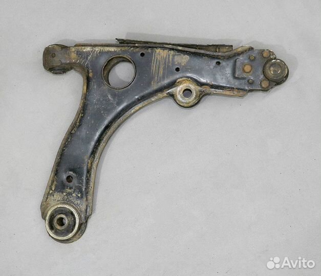 Рычаг передний левый/правый VW Passat B3