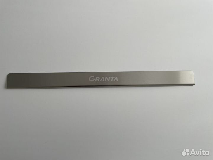 Накладки на пороги LADA granta