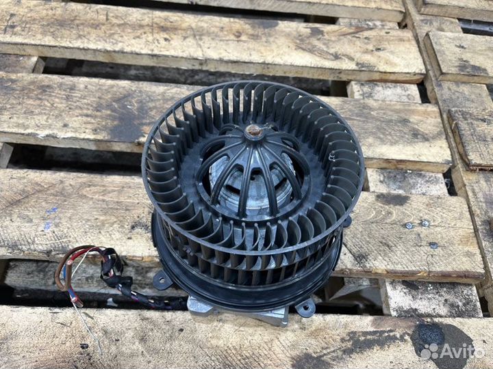 Мотор печки Bmw 7 E65 N62B36 2003