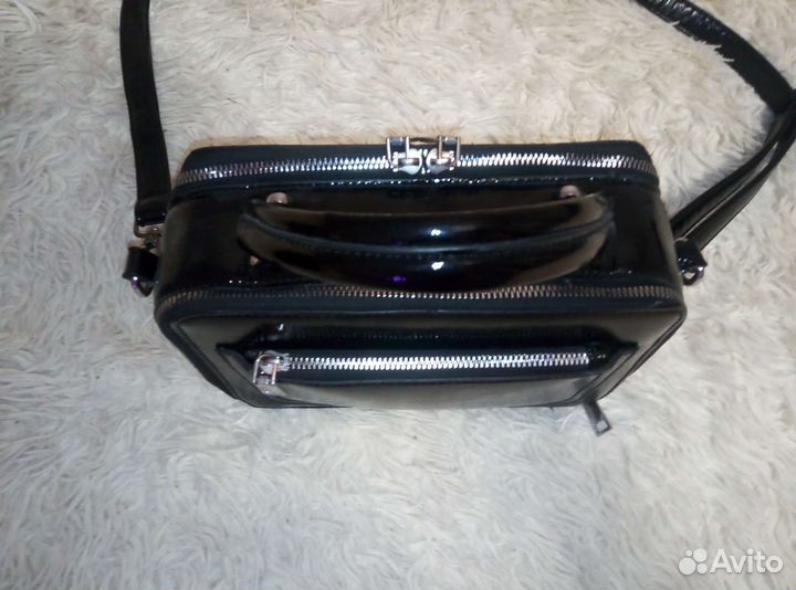 Сумочка женская лакированная