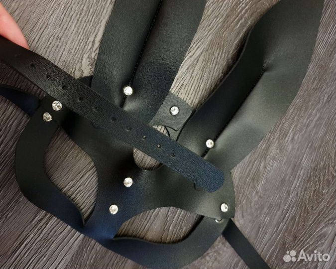 Кожаная маска со стразами Зайка, для фотосессии