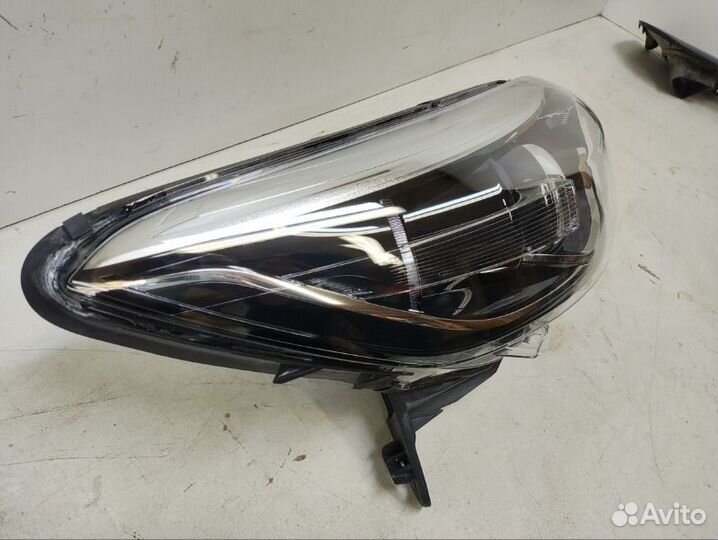 Фара правая Renault Kaptur 1 2015