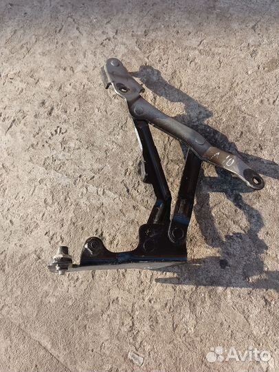 Петля крышки багажника Mitsubishi Lancer 10