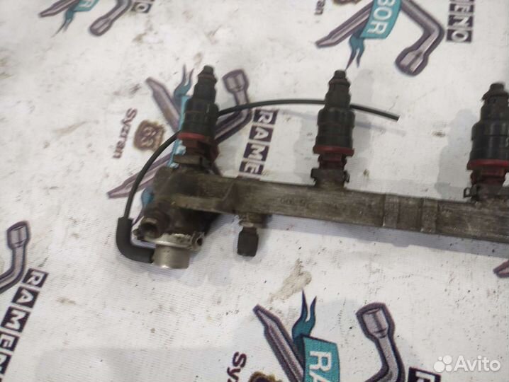 Топливная рампа Opel Vectra B