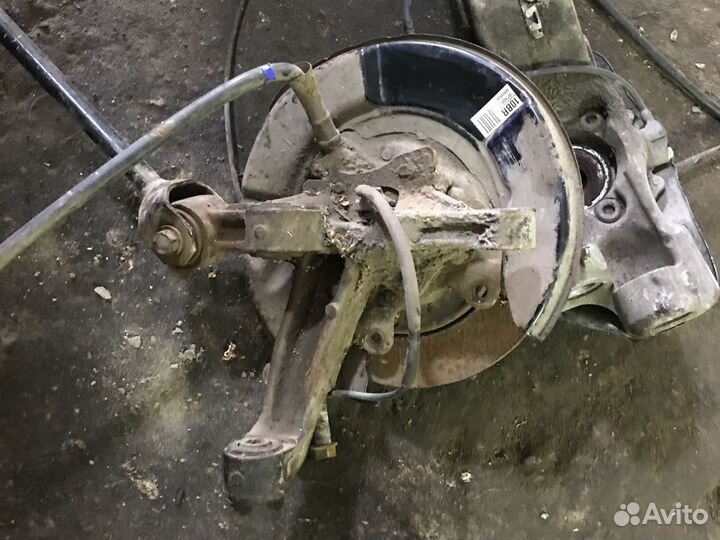 Задний правый поворотный кулак тойота Камри V40