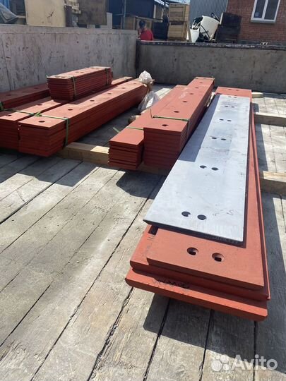 Нож ковша погрузчика экскаватора