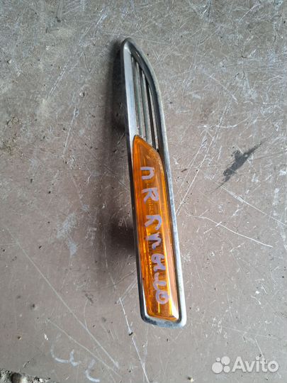 Повторитель поворота передний правый Ford Mondeo